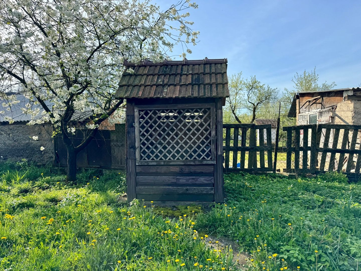 MAĎARSKO - HIDVEGARDÓ 2 IZBOVÝ DOM, STUDŇA, PEKNÝ POZEMOK.