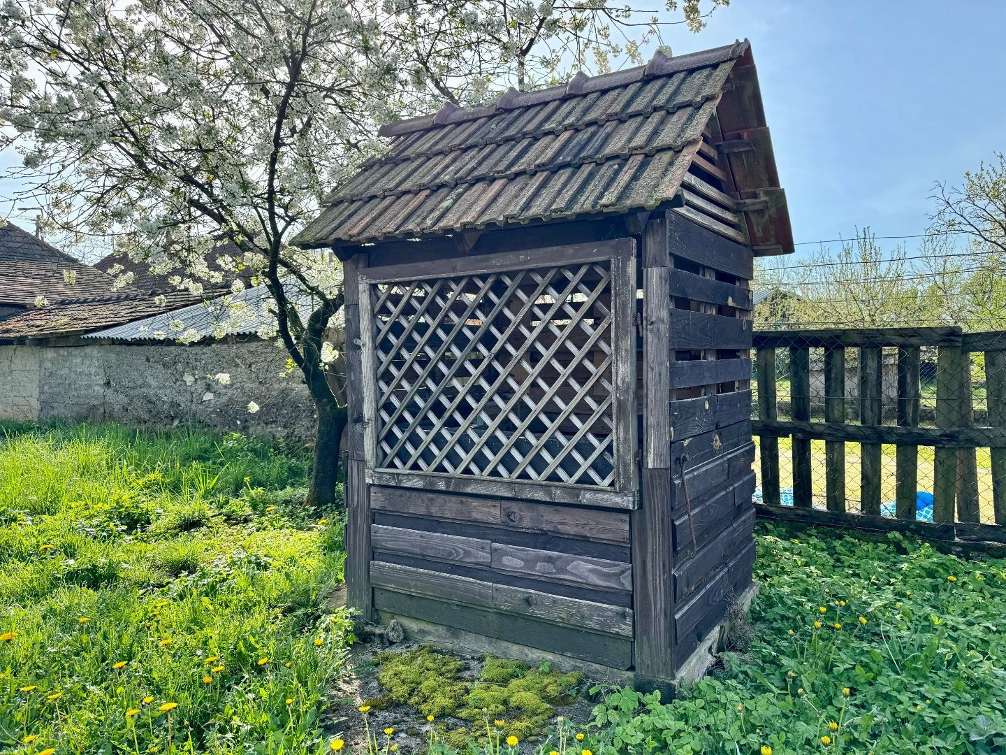 MAĎARSKO - HIDVEGARDÓ 2 IZBOVÝ DOM, STUDŇA, PEKNÝ POZEMOK.