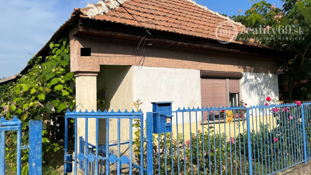 MAĎARSKO - PÁCIN MENŠÍ 2 IZBOVÝ RODINNÝ DOMČEK 500 M OD HRANÍC