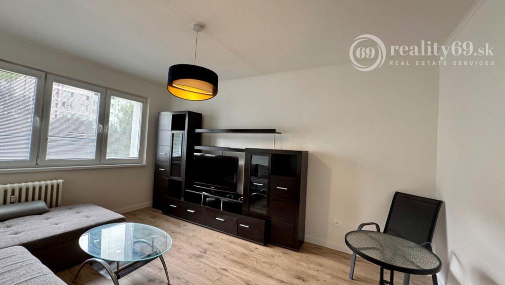 TERASA - NEŠPOROVÁ 2 IZBOVÝ BYT PRI GALÉRII