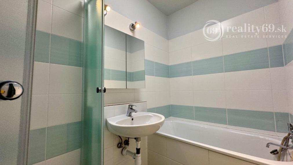 TERASA - NEŠPOROVÁ 2 IZBOVÝ BYT PRI GALÉRII