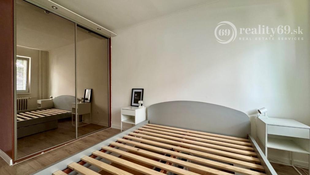 TERASA - NEŠPOROVÁ 2 IZBOVÝ BYT PRI GALÉRII