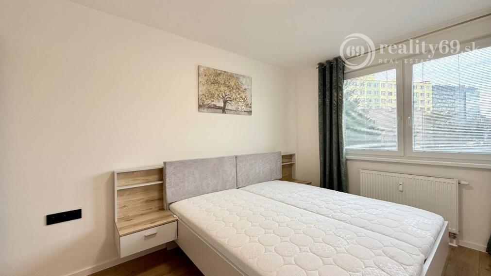 KRIVÁ PRI AUPARKU - 2 IZBOVÝ BYT PRIPRAVENÝ NA BÝVANIE.