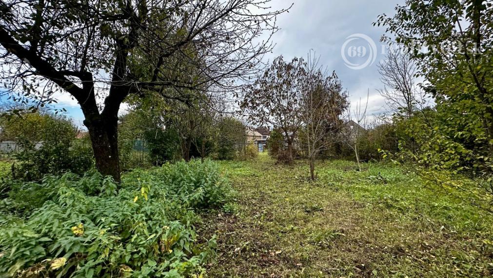 DRIENOVEC - STAVEBNÝ POZEMOK 1.000 M2 NA KĽUDNOM MIESTE V LOKALITE NOVÝCH RD.