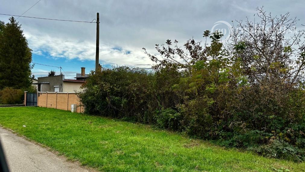 DRIENOVEC - STAVEBNÝ POZEMOK 1.000 M2 NA KĽUDNOM MIESTE V LOKALITE NOVÝCH RD.