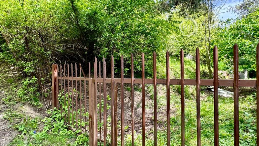 FURČA - STAVEBNÝ POZEMOK 567 M2, PRI OBYTNOM SÚBORE NA HORE.