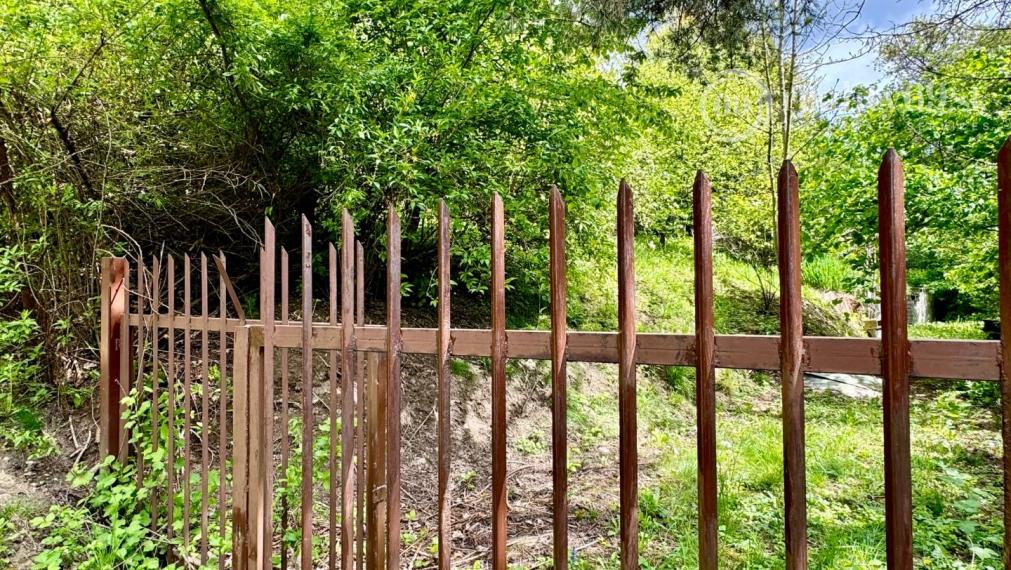 FURČA - STAVEBNÝ POZEMOK 567 M2, PRI OBYTNOM SÚBORE NA HORE.