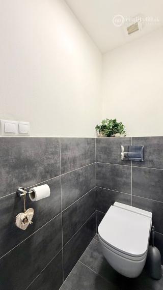 JAZERO - IRKUTSKÁ 4 IZBOVÝ BYT 71 M2, NOVÁ DISPOZÍCIA, LODŽIA A PIVNICA.