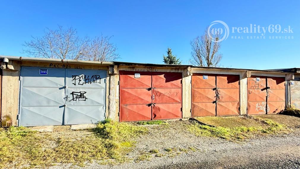 KOŠICE JUH - GARÁŽ PRI MALEJ STANICI 18 M2