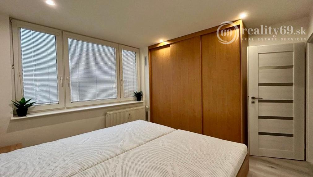 REZERVOVANÉ - TERASA - KYSUCKÁ 3 IZBOVÝ BYT PO KOMPLETNEJ REKONŠTRUKCII