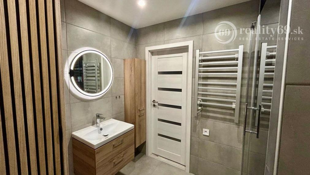 REZERVOVANÉ - TERASA - KYSUCKÁ 3 IZBOVÝ BYT PO KOMPLETNEJ REKONŠTRUKCII