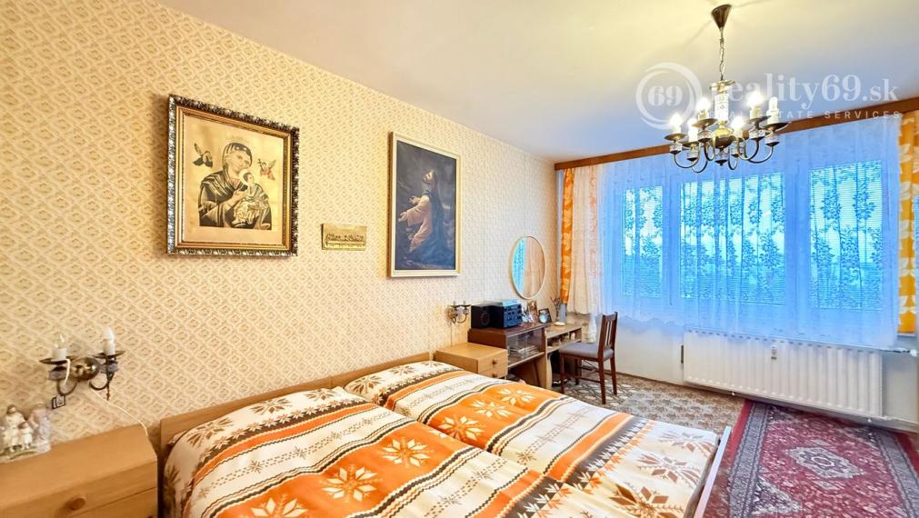 JAZERO - LADOŽSKÁ 2 IZBOVÝ BYT 49 M2, VÝBORNÝ STAV.