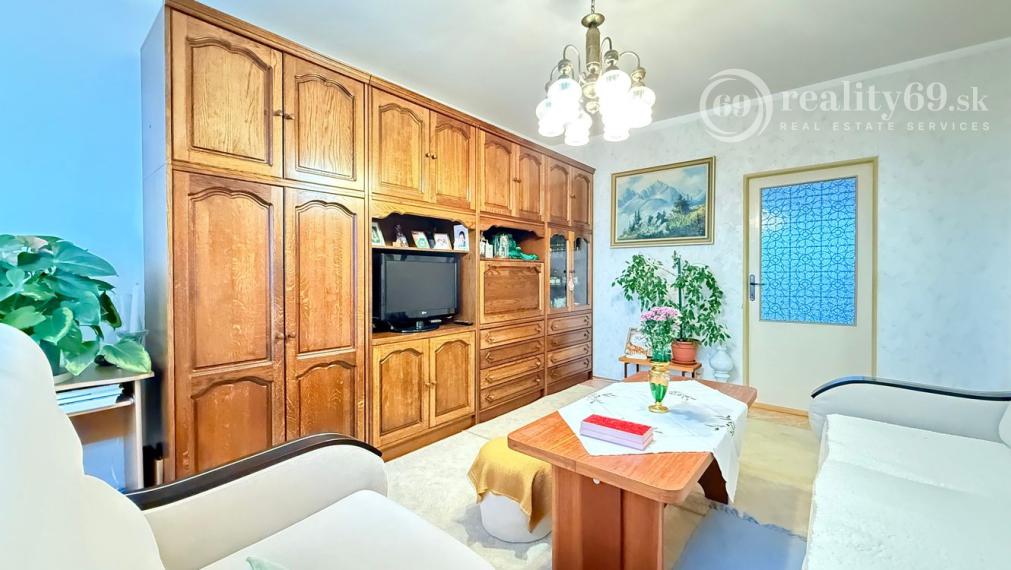 JAZERO - LADOŽSKÁ 2 IZBOVÝ BYT 49 M2, VÝBORNÝ STAV.