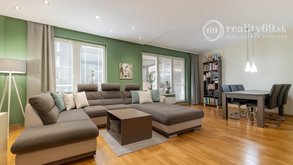 REZERVOVANÉ - KVP - MODERNÝ 3 IZBOVÝ BYT 106 M2 V NOVOSTAVBE S TERASOU 115 M2 NA VÝBORNOM MIESTE.