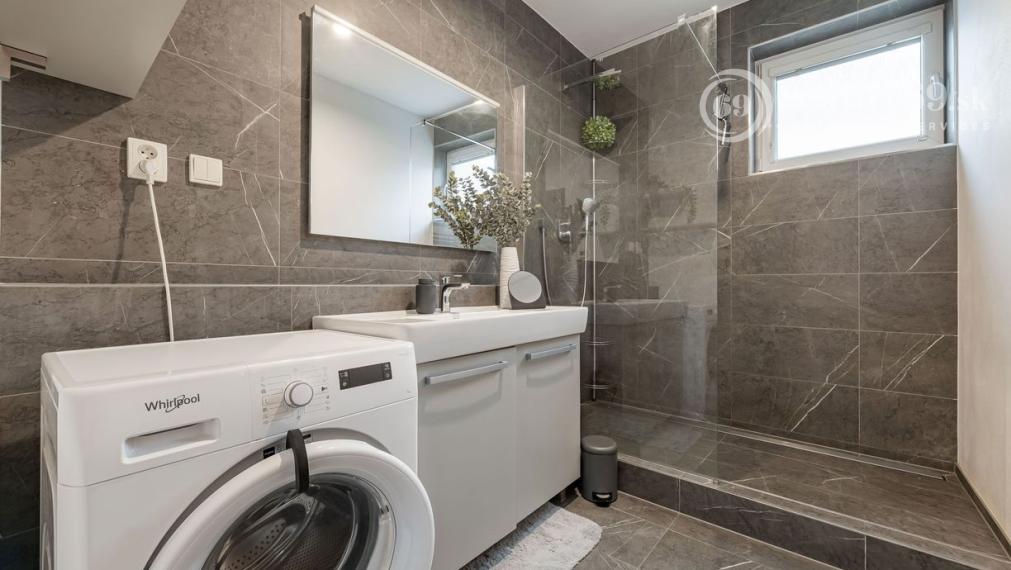 REZERVOVANÉ - KVP - MODERNÝ 3 IZBOVÝ BYT 106 M2 V NOVOSTAVBE S TERASOU 115 M2 NA VÝBORNOM MIESTE.