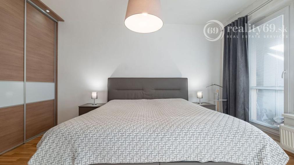 REZERVOVANÉ - KVP - MODERNÝ 3 IZBOVÝ BYT 106 M2 V NOVOSTAVBE S TERASOU 115 M2 NA VÝBORNOM MIESTE.