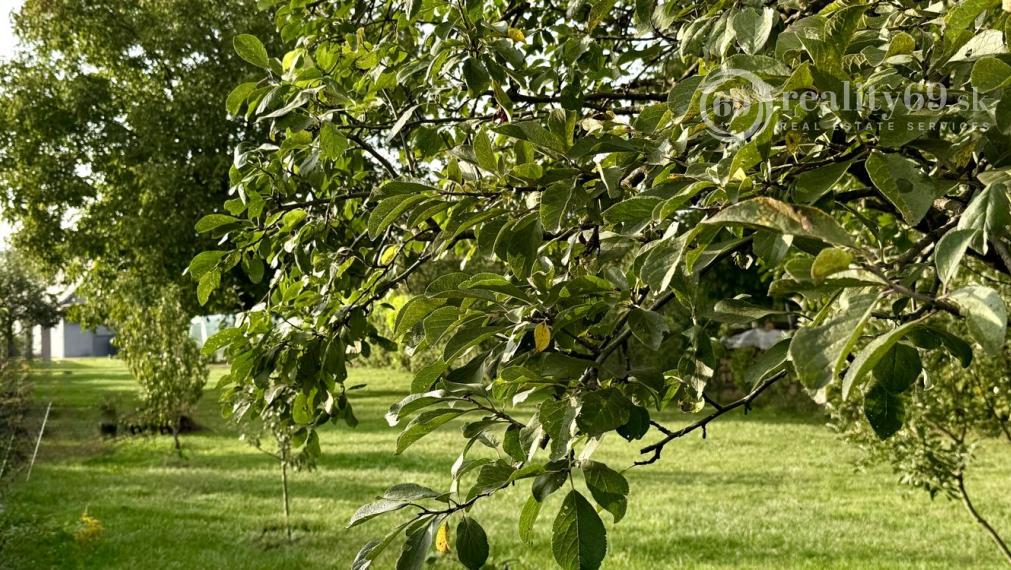 MAĎARSKO - TORNYOSNÉMETI STAVEBNÝ POZEMOK 600 M2 VŠETKY IS V DOSAHU.