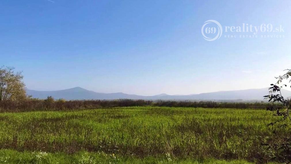 MAĎARSKO - NOVAJIDRANY STAVEBNÝ POZEMOK  1.000 M2, VŠETKY IS.