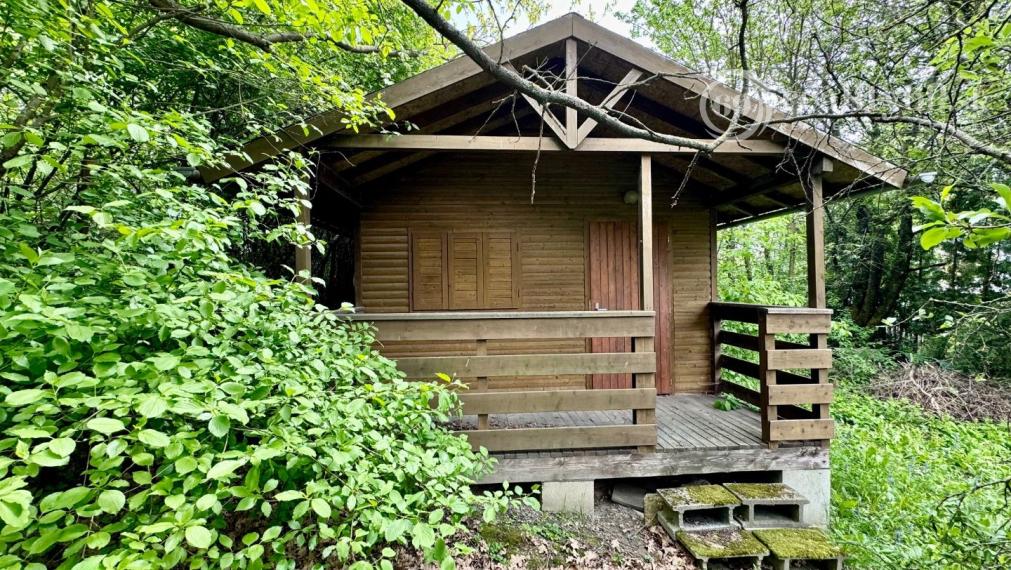 FURČA - STAVEBNÝ POZEMOK 567 M2, PRI OBYTNOM SÚBORE NA HORE.