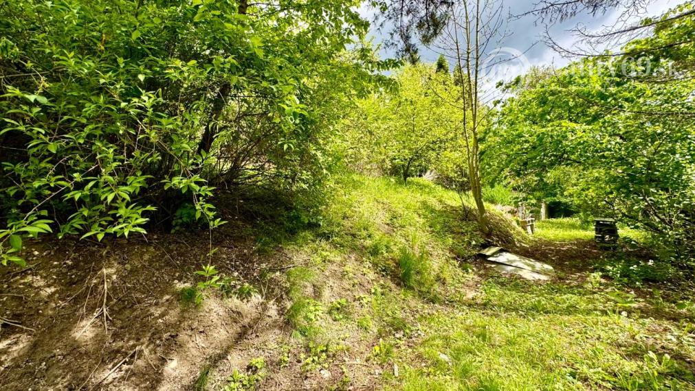 FURČA - STAVEBNÝ POZEMOK 567 M2, PRI OBYTNOM SÚBORE NA HORE.