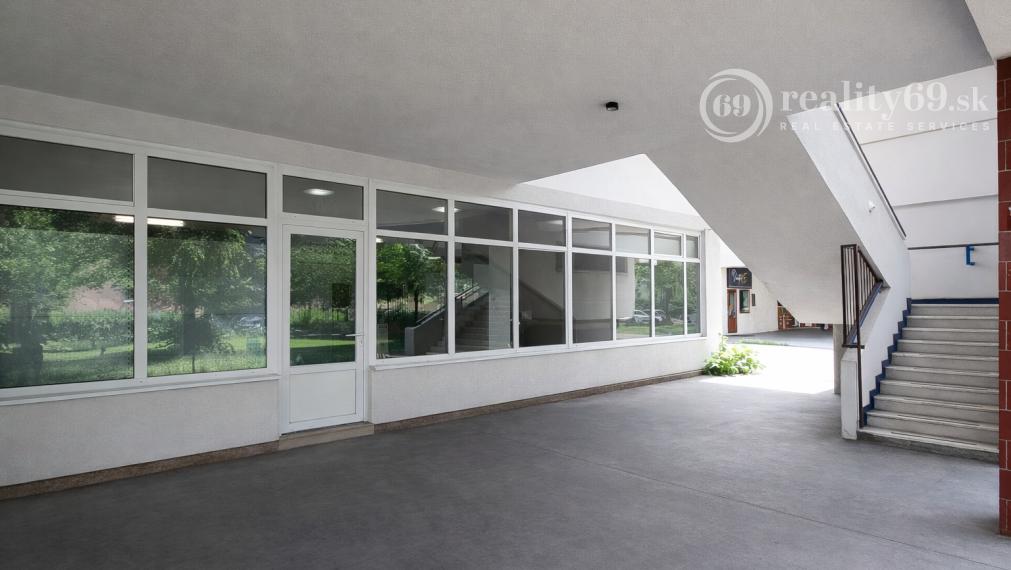 CENTRUM MESTA - TIP TOP OBCHODNÉ PRIESTORY NOVA ADRESA VÁŠHO PODNIKANIA