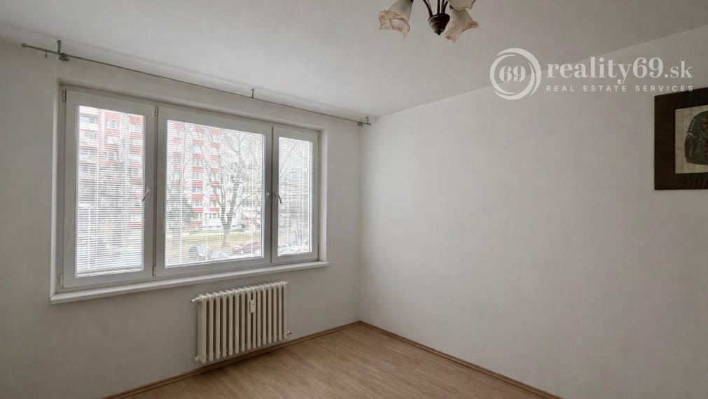 JAZERO - NÁMESTIE KOZMONAUTOV 2 IZBOVÝ BYT 49 M2 IHNEĎ K DISPOZÍCII