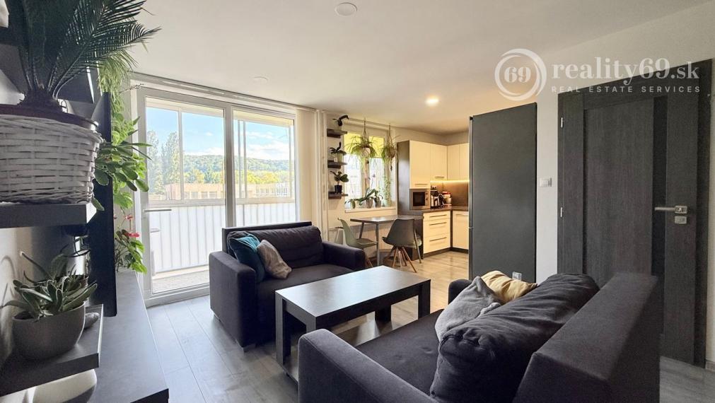 JAZERO - IRKUTSKÁ 4 IZBOVÝ BYT 71 M2, NOVÁ DISPOZÍCIA, LODŽIA A PIVNICA.