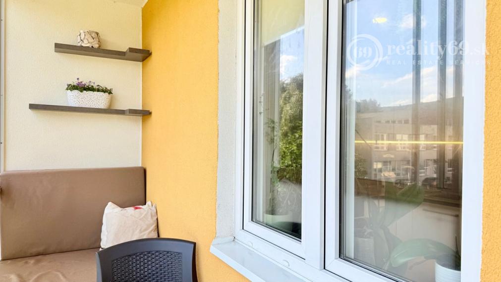 JAZERO - IRKUTSKÁ 4 IZBOVÝ BYT 71 M2, NOVÁ DISPOZÍCIA, LODŽIA A PIVNICA.