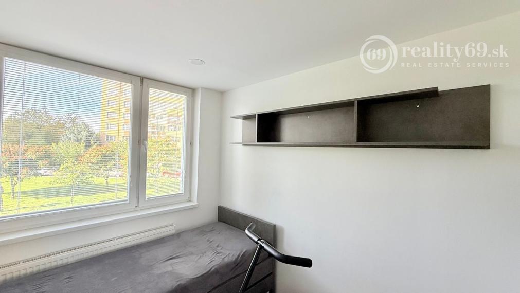 JAZERO - IRKUTSKÁ 4 IZBOVÝ BYT 71 M2, NOVÁ DISPOZÍCIA, LODŽIA A PIVNICA.