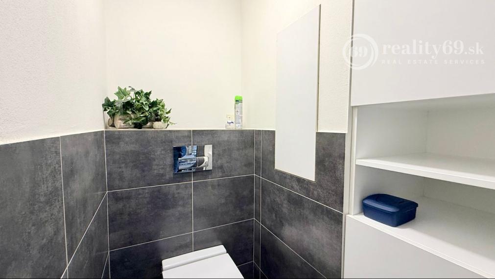 JAZERO - IRKUTSKÁ 4 IZBOVÝ BYT 71 M2, NOVÁ DISPOZÍCIA, LODŽIA A PIVNICA.