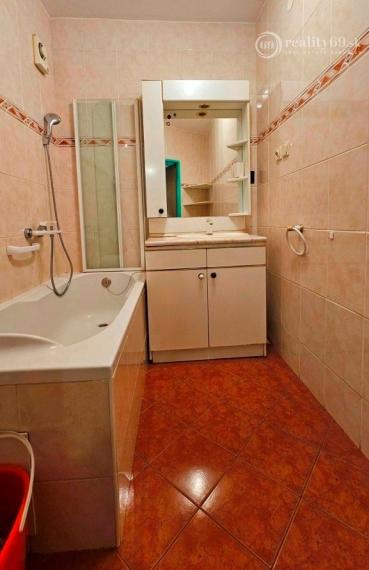 CENTRUM MESTA JÁNOŠÍKOVÁ 3 IZBOVÝ ZARIADENÝ BYT