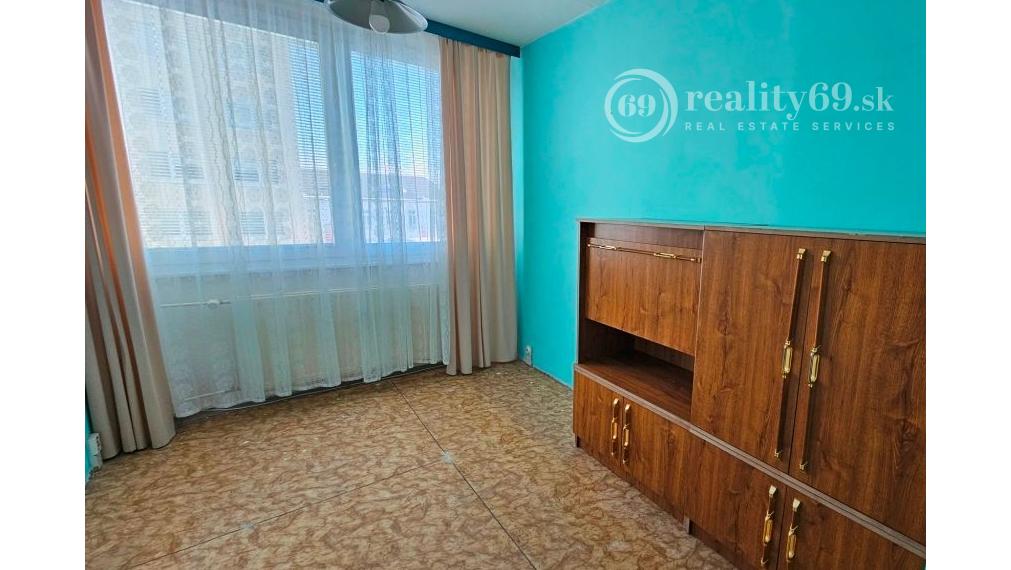 CENTRUM MESTA JÁNOŠÍKOVÁ 3 IZBOVÝ ZARIADENÝ BYT