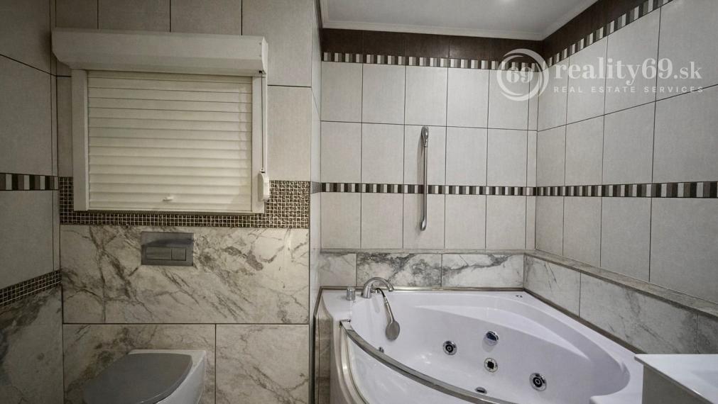 KVP - 3 IZBOVÝ BYT PO REKONŠTRUKCII 63 M2.