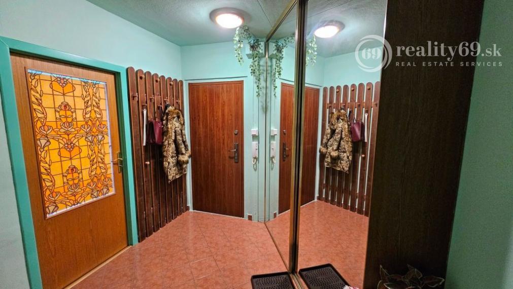 CENTRUM MESTA JÁNOŠÍKOVÁ 3 IZBOVÝ ZARIADENÝ BYT