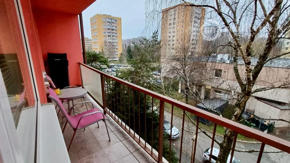 KPT. NÁLEPKU - ŠIRŠIE CENTRUM MESTA. - 3 IZBOVÝ ZARIADENÝ BYT 70 M2