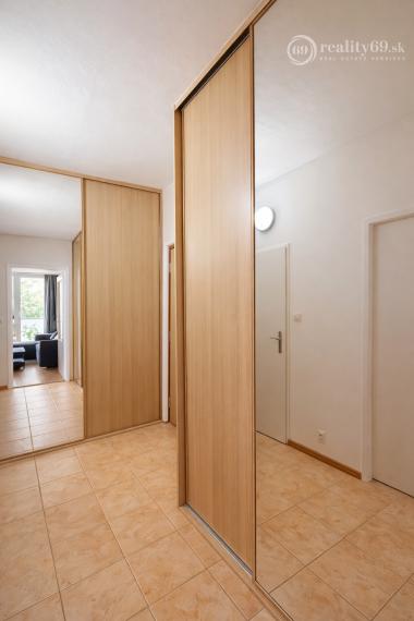 REZERVOVANÉ - TERASA - POVAŽSKÁ 58 M2 - VEĽKÝ 2 IZBOVÝ BYT TOP INVESTÍCIA!