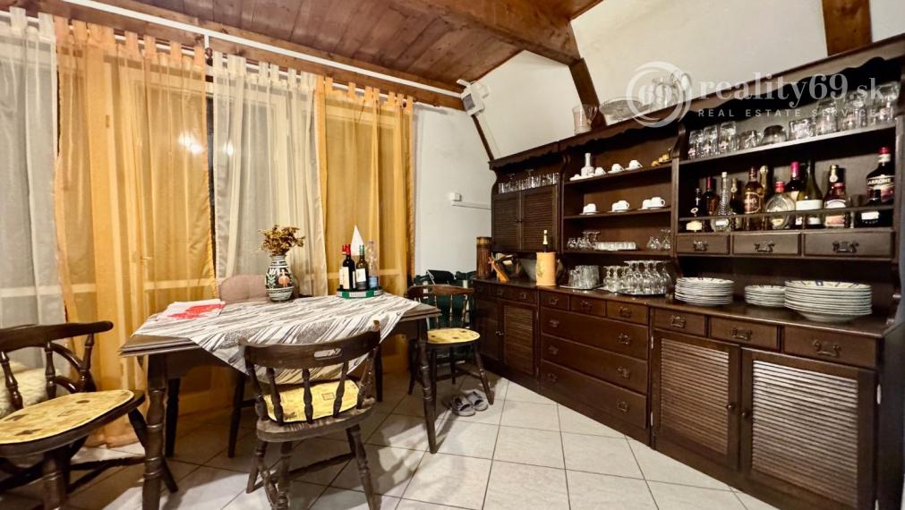 MAĎARSKO - PRI MISKOLCI - 3 IZBOVÁ POSCHODOVÁ CHATA 60 M2, TOP LOKALITA