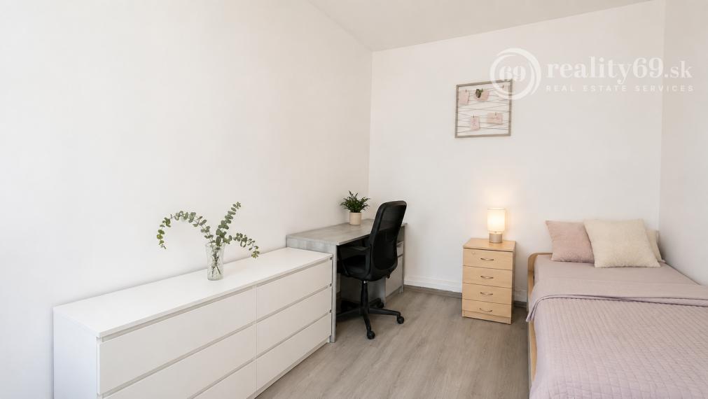 RODINNÝ DOM V CENE 2-IZBOVÉHO BYTU V KOŠICIACH VEĽKÝ POZEMOK 1 726 m²  TURŇA NAD BODVOU