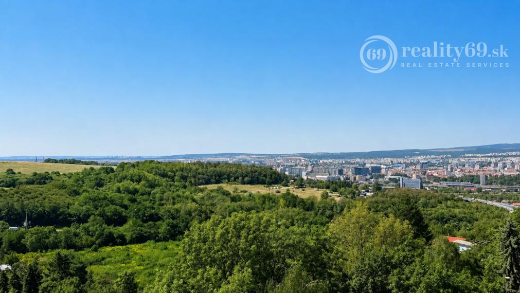 KOŠICE – FURČA PRIESTRANNÝ 3-IZBOVÝ BYT PO KOMPLETNEJ REKONŠTRUKCII, 71 M2 + LODŽIA
