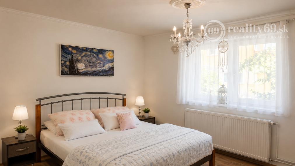 MAĎARSKO - SZUHOGY  4 IZBOVÝ RD 110 M2, POZEMOK 1410 M2
