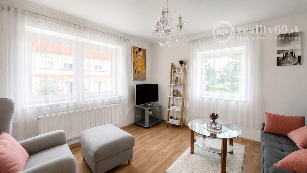 MAĎARSKO - SZUHOGY  4 IZBOVÝ RD 110 M2, POZEMOK 1410 M2