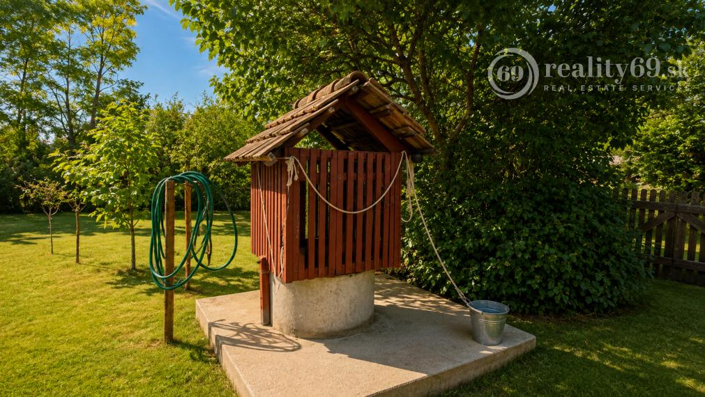 MAĎARSKO - SZUHOGY  4 IZBOVÝ RD 110 M2, POZEMOK 1410 M2