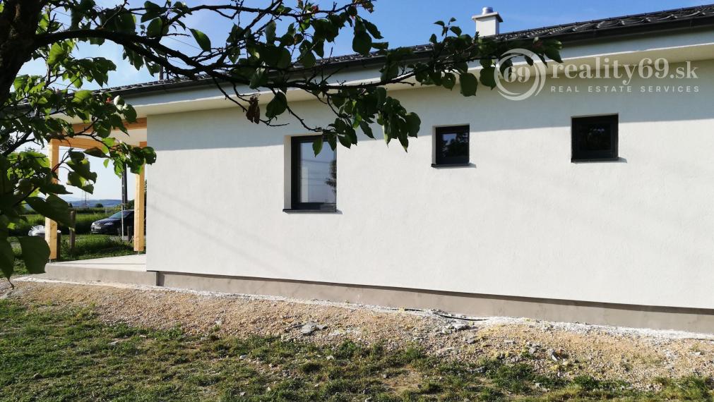 MAĎARSKO - GONC NOVOSTAVBA 4 IZBOVÉHO RD 100 M2, POZEMOK 852 M2