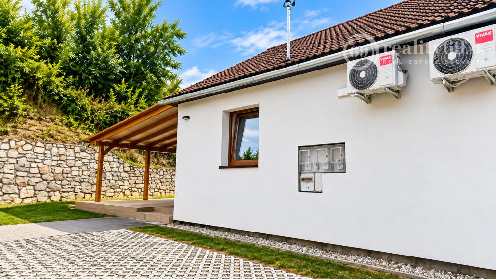ABAÚJVÁR – MAĎARSKO 2 IZBOVÝ RD S TERASOU
