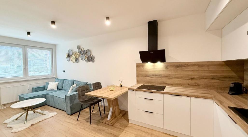 KRIVÁ PRI AUPARKU - 2 IZBOVÝ BYT PRIPRAVENÝ NA BÝVANIE.