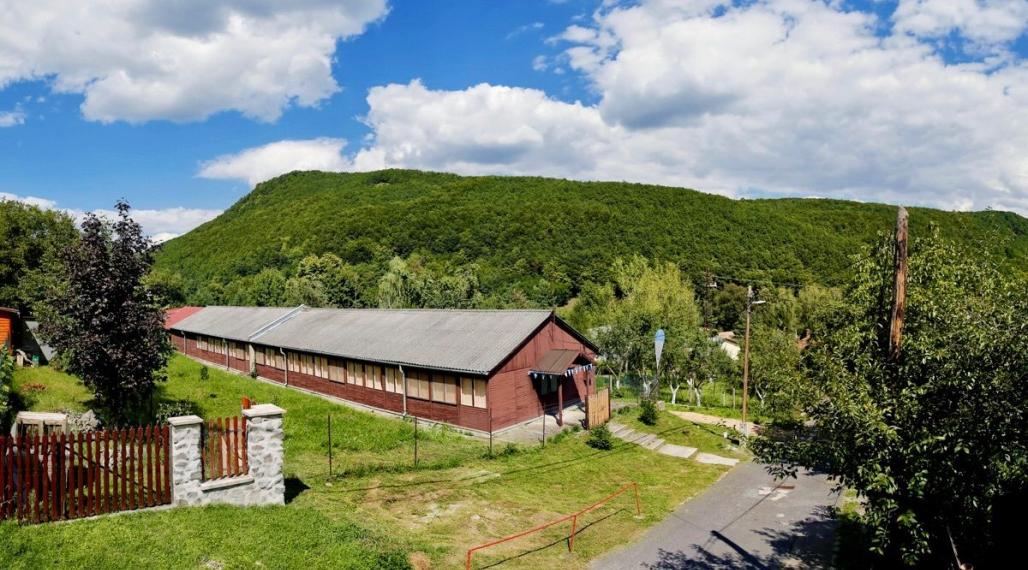 NOVÁ CENA - MAĎARSKO - HOLLÓHÁZA OBYTNÝ UBYTOVACÍ KOMPLEX PRE 60 ĽUDÍ