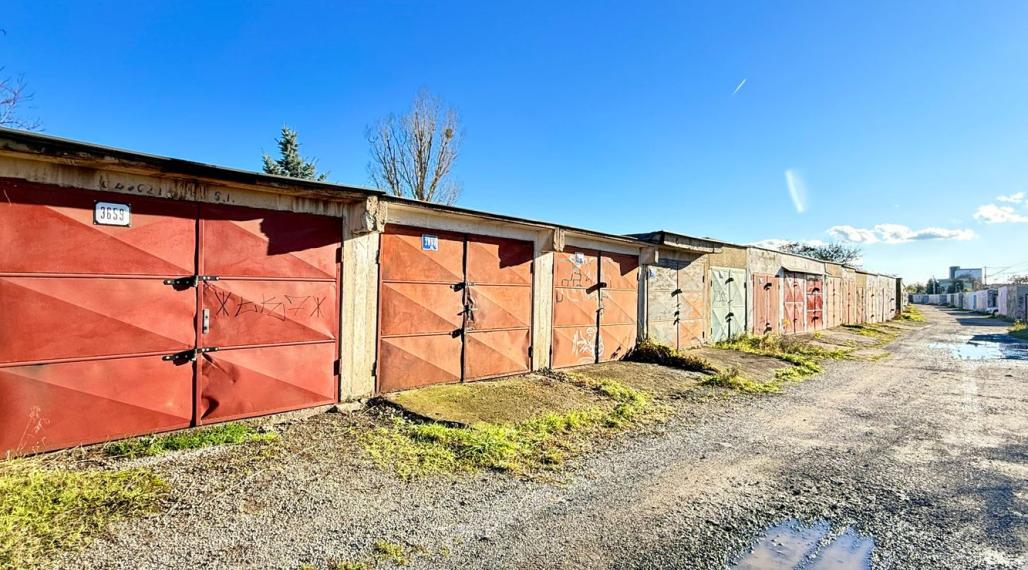 KOŠICE JUH - GARÁŽ PRI MALEJ STANICI 18 M2