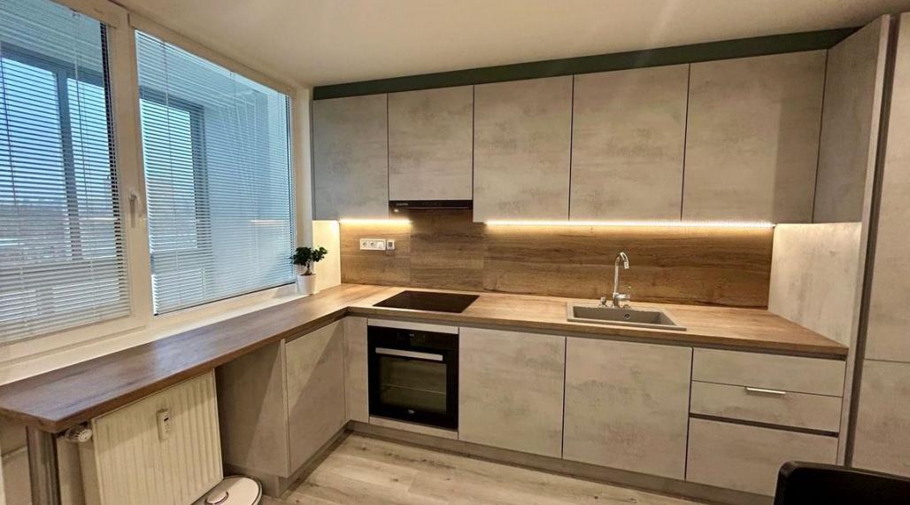 REZERVOVANÉ - TERASA - KYSUCKÁ 3 IZBOVÝ BYT PO KOMPLETNEJ REKONŠTRUKCII