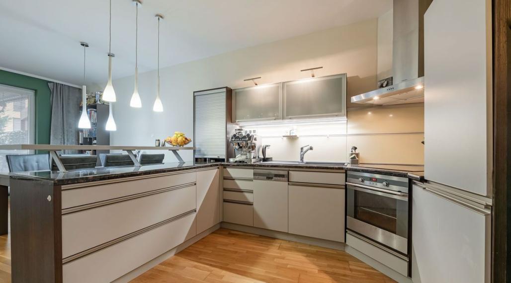 REZERVOVANÉ - KVP - MODERNÝ 3 IZBOVÝ BYT 106 M2 V NOVOSTAVBE S TERASOU 115 M2 NA VÝBORNOM MIESTE.