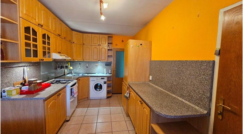 CENTRUM MESTA JÁNOŠÍKOVÁ 3 IZBOVÝ ZARIADENÝ BYT